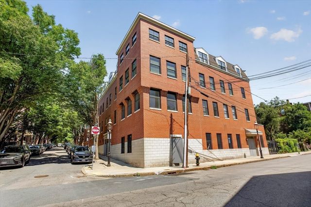 33 Chestnut Street 104, Boston, MA 02129