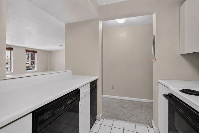 33 Chestnut Street 104, Boston, MA 02129