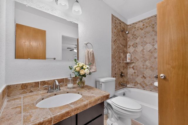8418 Fathom CIR D401, Austin, TX 78750