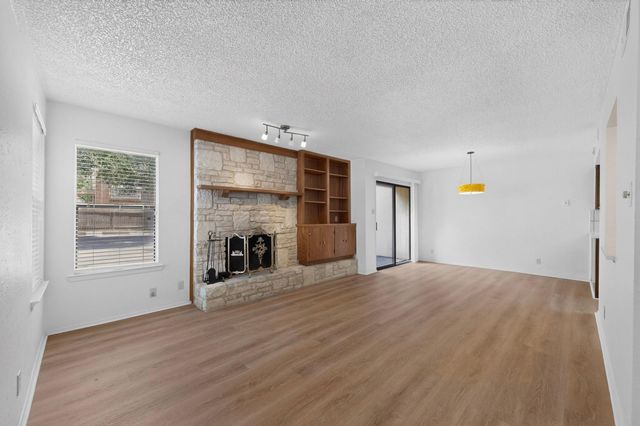 8418 Fathom CIR D401, Austin, TX 78750