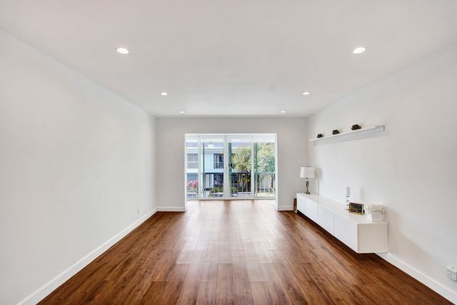 6289 Bay Club Drive, Fort Lauderdale, FL 33308