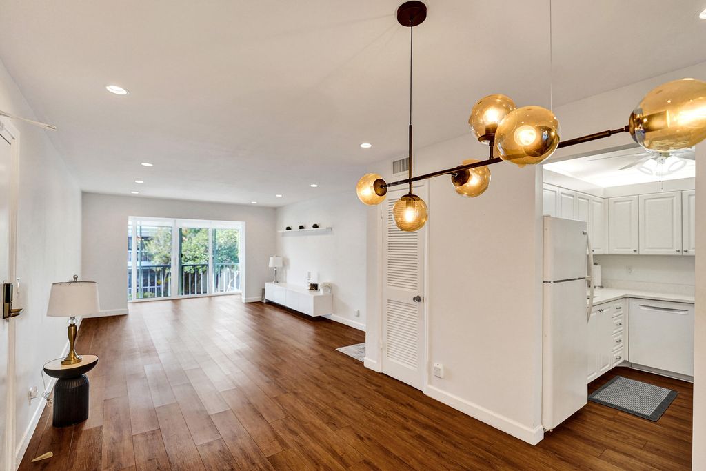 6289 Bay Club Drive, Fort Lauderdale, FL 33308