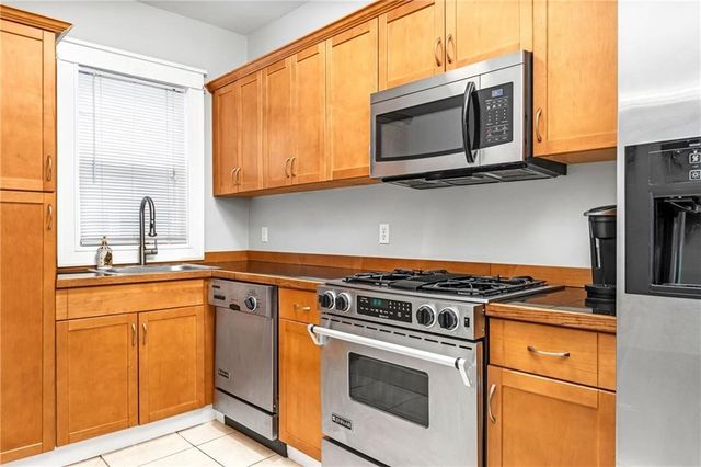2 Poplar Street 1, Providence, RI 02906