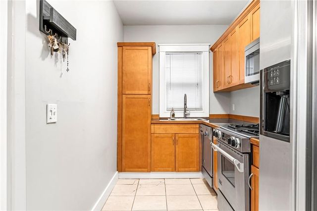 2 Poplar Street 1, Providence, RI 02906