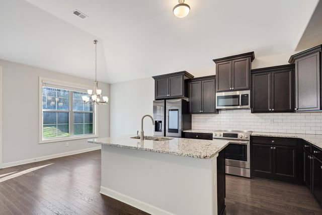 275 LAUREL ST, Oakland, TN 38060