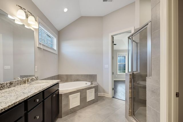 275 LAUREL ST, Oakland, TN 38060