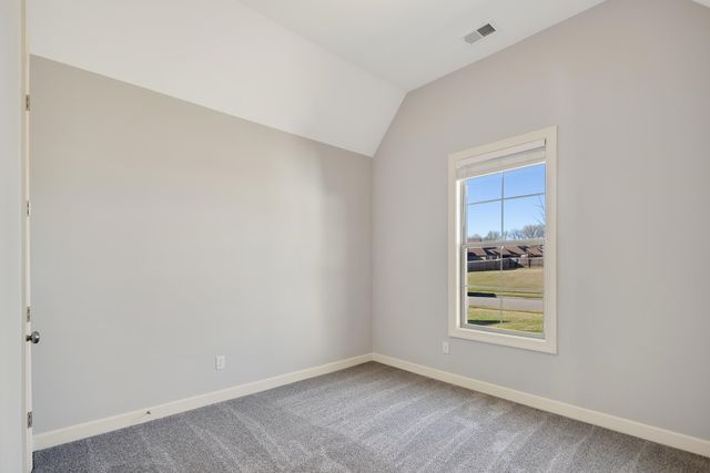 275 LAUREL ST, Oakland, TN 38060