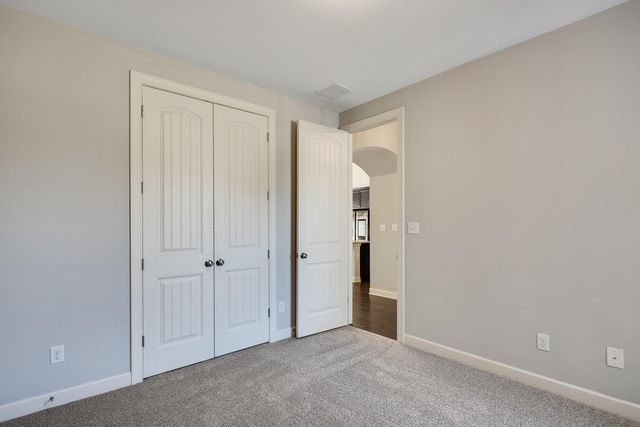 275 LAUREL ST, Oakland, TN 38060