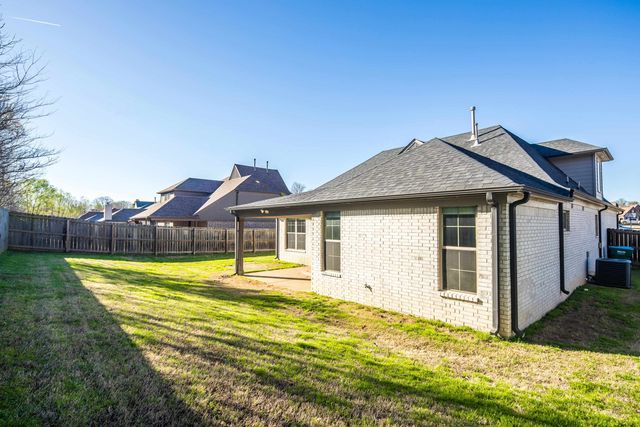 275 LAUREL ST, Oakland, TN 38060