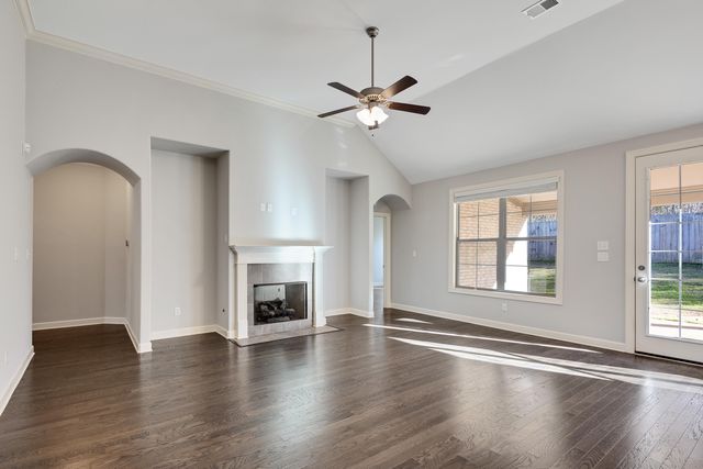 275 LAUREL ST, Oakland, TN 38060