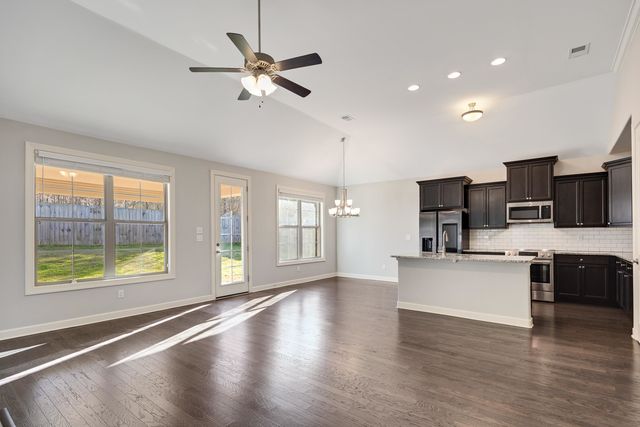 275 LAUREL ST, Oakland, TN 38060