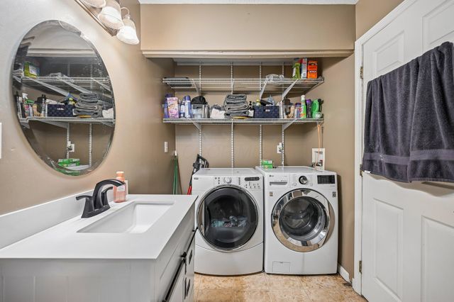 1627 Briarwood Street, West Liberty, OH 43357