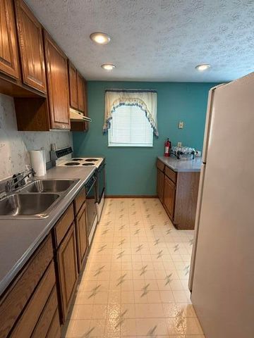 6117 Spicewood Avenue, Florence, KY 41042