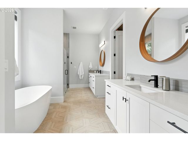 14903 Ne 182ND Cir, Brush Prairie, WA 98606