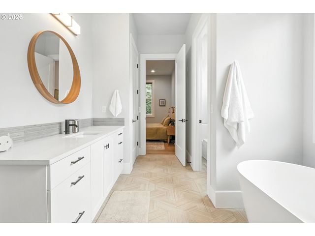 14903 Ne 182ND Cir, Brush Prairie, WA 98606