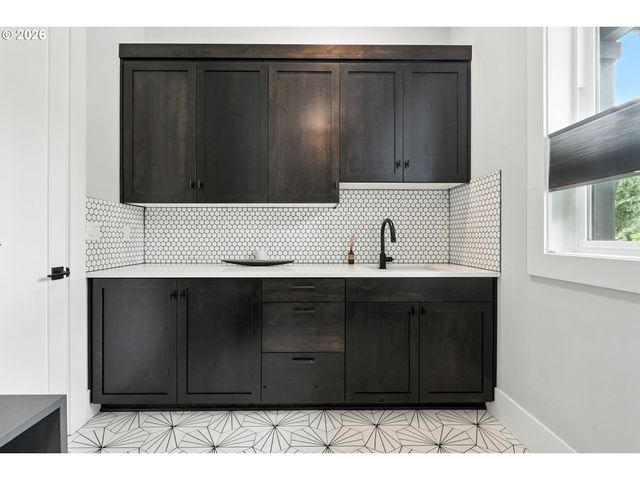 14903 Ne 182ND Cir, Brush Prairie, WA 98606