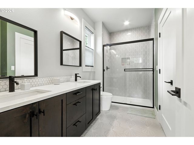 14903 Ne 182ND Cir, Brush Prairie, WA 98606