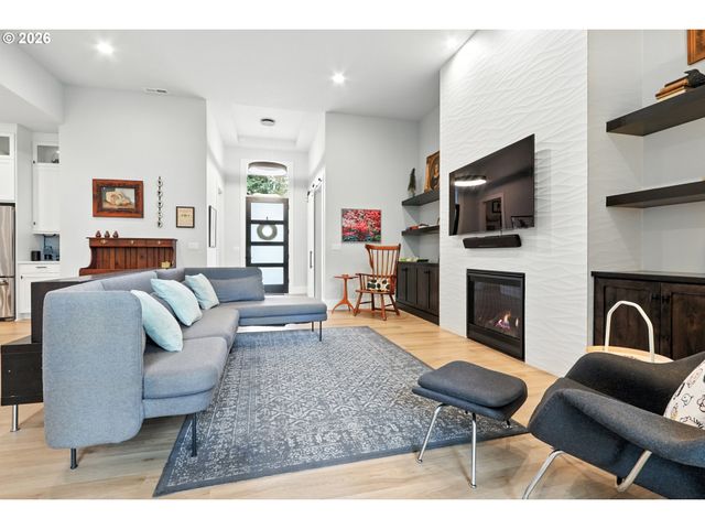 14903 Ne 182ND Cir, Brush Prairie, WA 98606