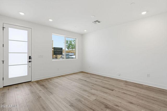 2121 W SONORAN DESERT Drive 156, Phoenix, AZ 85085