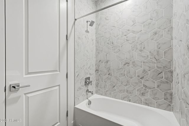 2121 W SONORAN DESERT Drive 156, Phoenix, AZ 85085