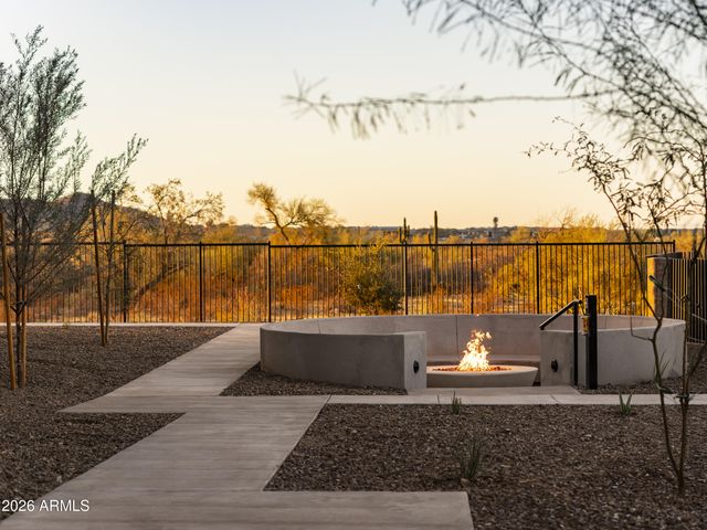 2121 W SONORAN DESERT Drive 156, Phoenix, AZ 85085