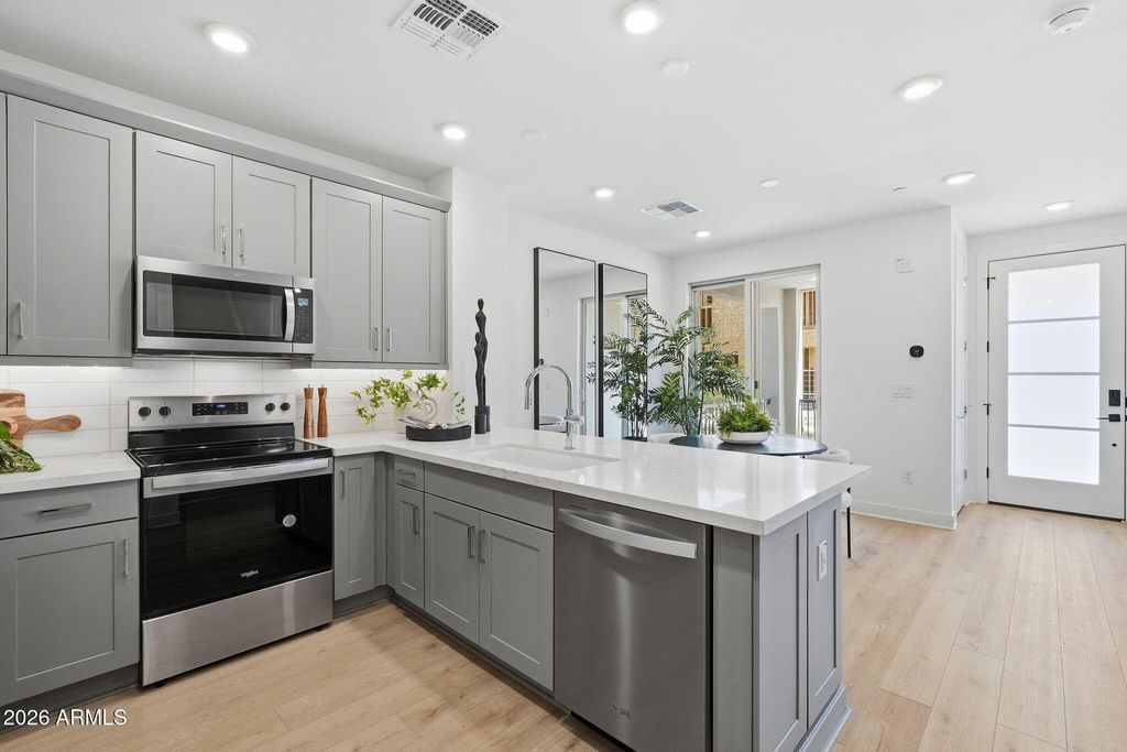 2121 W SONORAN DESERT Drive 156, Phoenix, AZ 85085 — photo 2