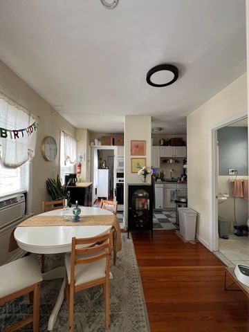 93 Moore St 1, Cambridge, MA 02139