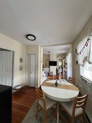 93 Moore St 1, Cambridge, MA 02139