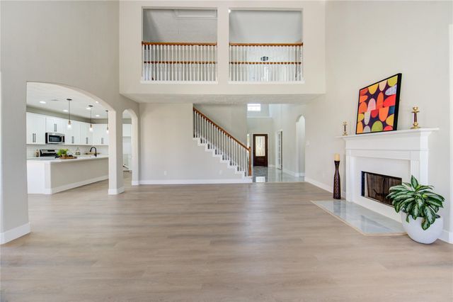 5512 Canyon Bluff Lane, Rosharon, TX 77583