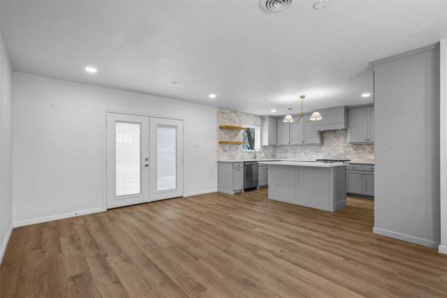 5832 Tracyne Drive, Westworth Village, TX 76114