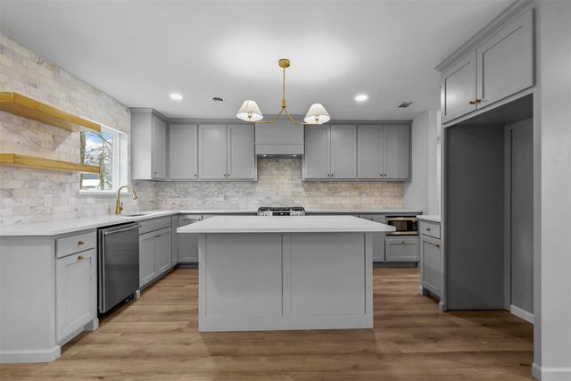 5832 Tracyne Drive, Westworth Village, TX 76114
