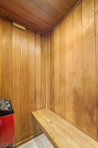 2005 Harmon Cove Tower, Secaucus Town, NJ 07094