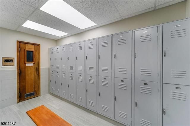 2005 Harmon Cove Tower, Secaucus Town, NJ 07094