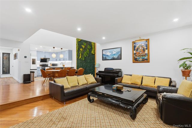 93 Estate Drive, Jericho, NY 11753