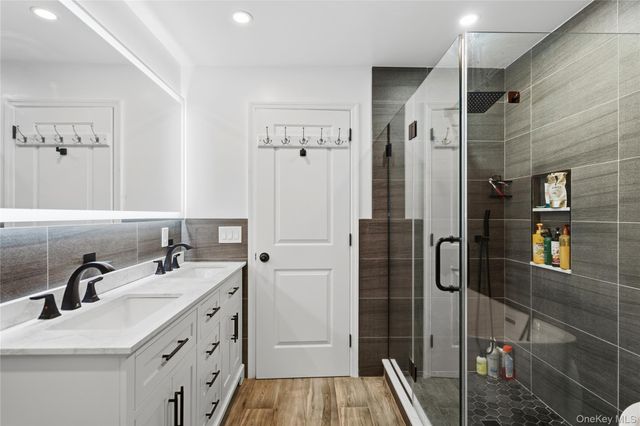 93 Estate Drive, Jericho, NY 11753