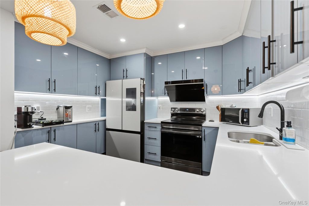 93 Estate Drive, Jericho, NY 11753