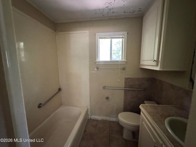 3236 Woodview Drive, Jackson, MS 39212