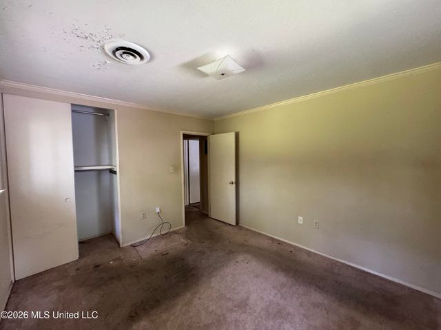 3236 Woodview Drive, Jackson, MS 39212