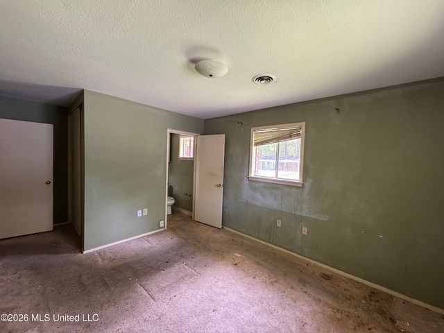 3236 Woodview Drive, Jackson, MS 39212