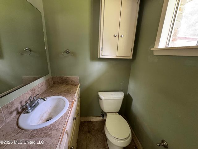 3236 Woodview Drive, Jackson, MS 39212