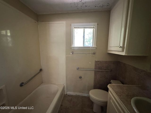 3236 Woodview Drive, Jackson, MS 39212