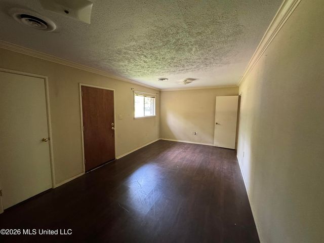 3236 Woodview Drive, Jackson, MS 39212
