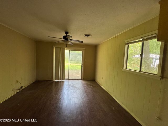 3236 Woodview Drive, Jackson, MS 39212
