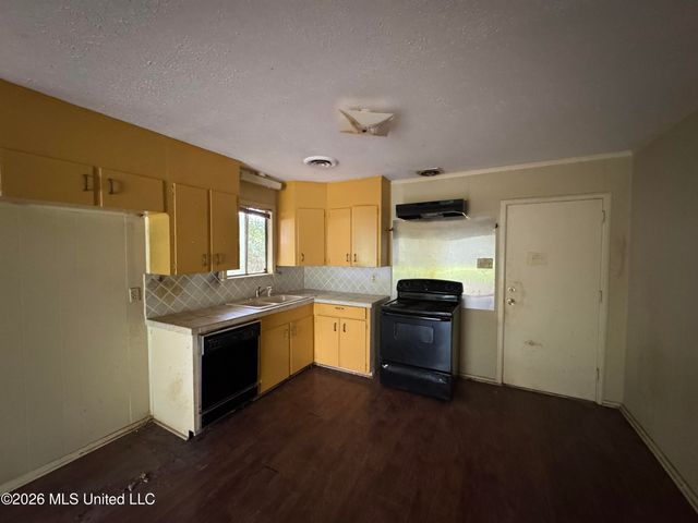 3236 Woodview Drive, Jackson, MS 39212