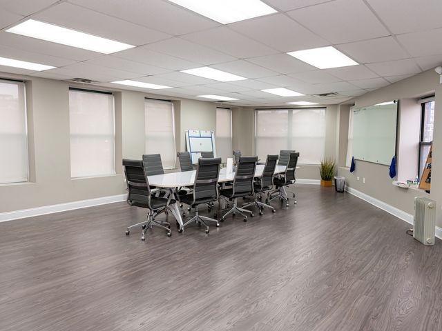 7105 S Yates Avenue, Chicago, IL 60649