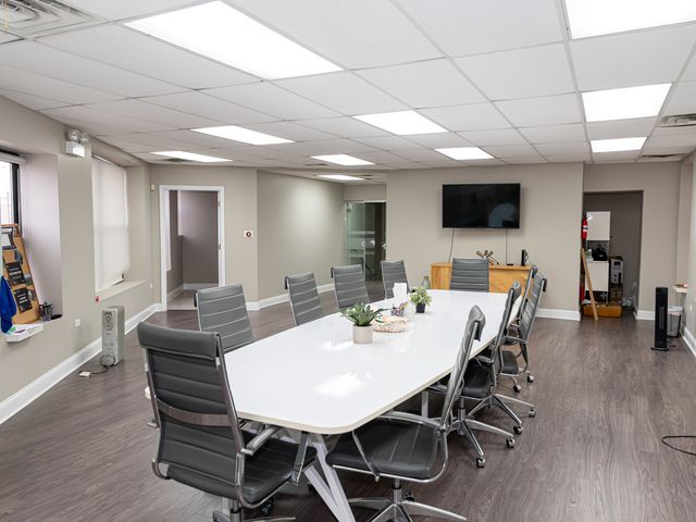 7105 S Yates Avenue, Chicago, IL 60649