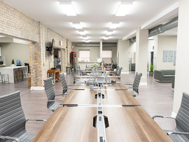 7105 S Yates Avenue, Chicago, IL 60649