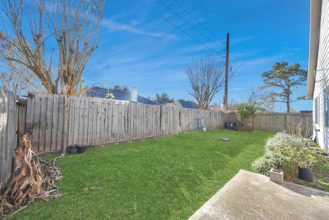 1111 Lexington Green Drive, Missouri City, TX 77459