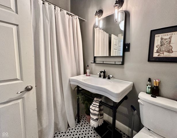 60 S Wayne Street, Martinsville, IN 46151