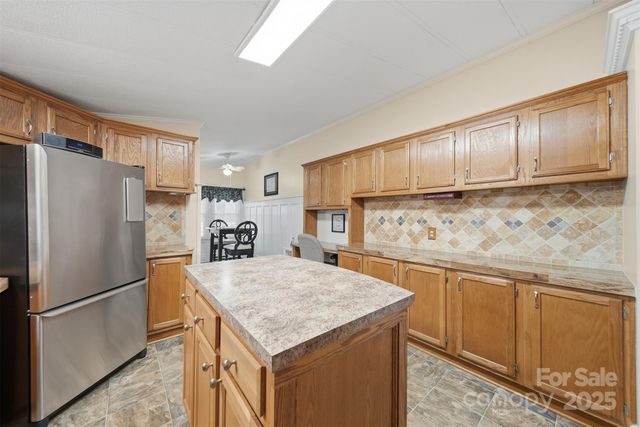 2010 Old Dragstrip Street, Hickory, NC 28601